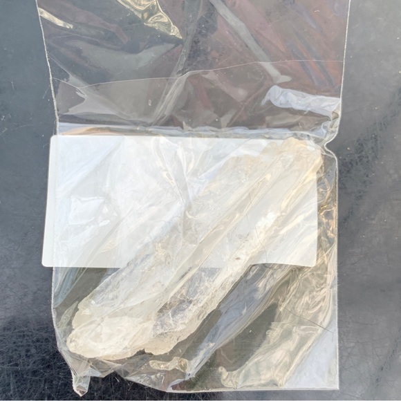 Faden Quartz: 66 Carats Specimen from Pakistan - Picture 14 of 14